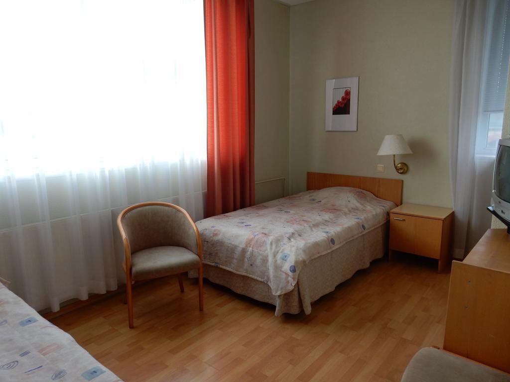 Tatari 53 Hotel Таллин Экстерьер фото