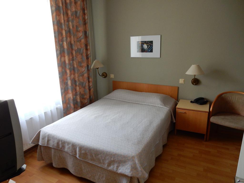 Tatari 53 Hotel Таллин Экстерьер фото