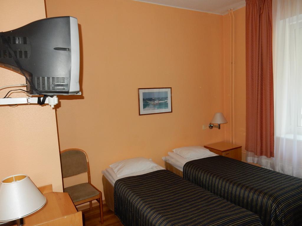 Tatari 53 Hotel Таллин Экстерьер фото